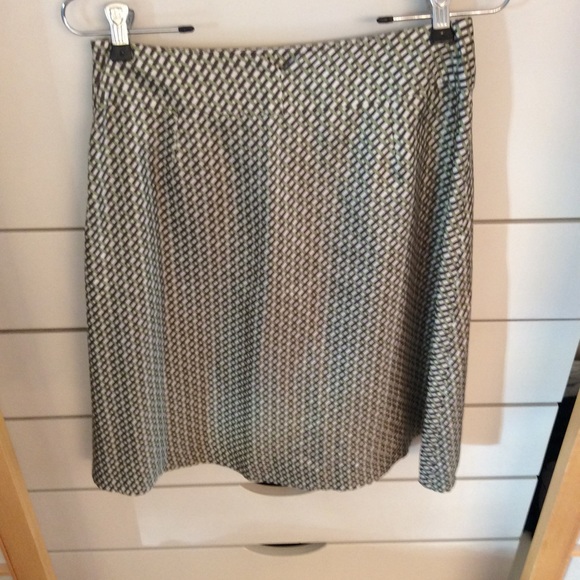5 for $20.  Banana Republic silk skirt - Picture 3 of 5